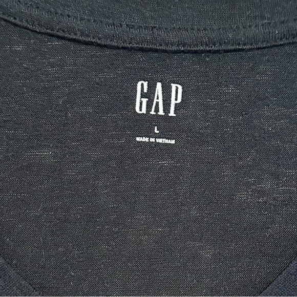 GAP black short sleeved v-neck T-shirt size Large - Picture 3 of 5